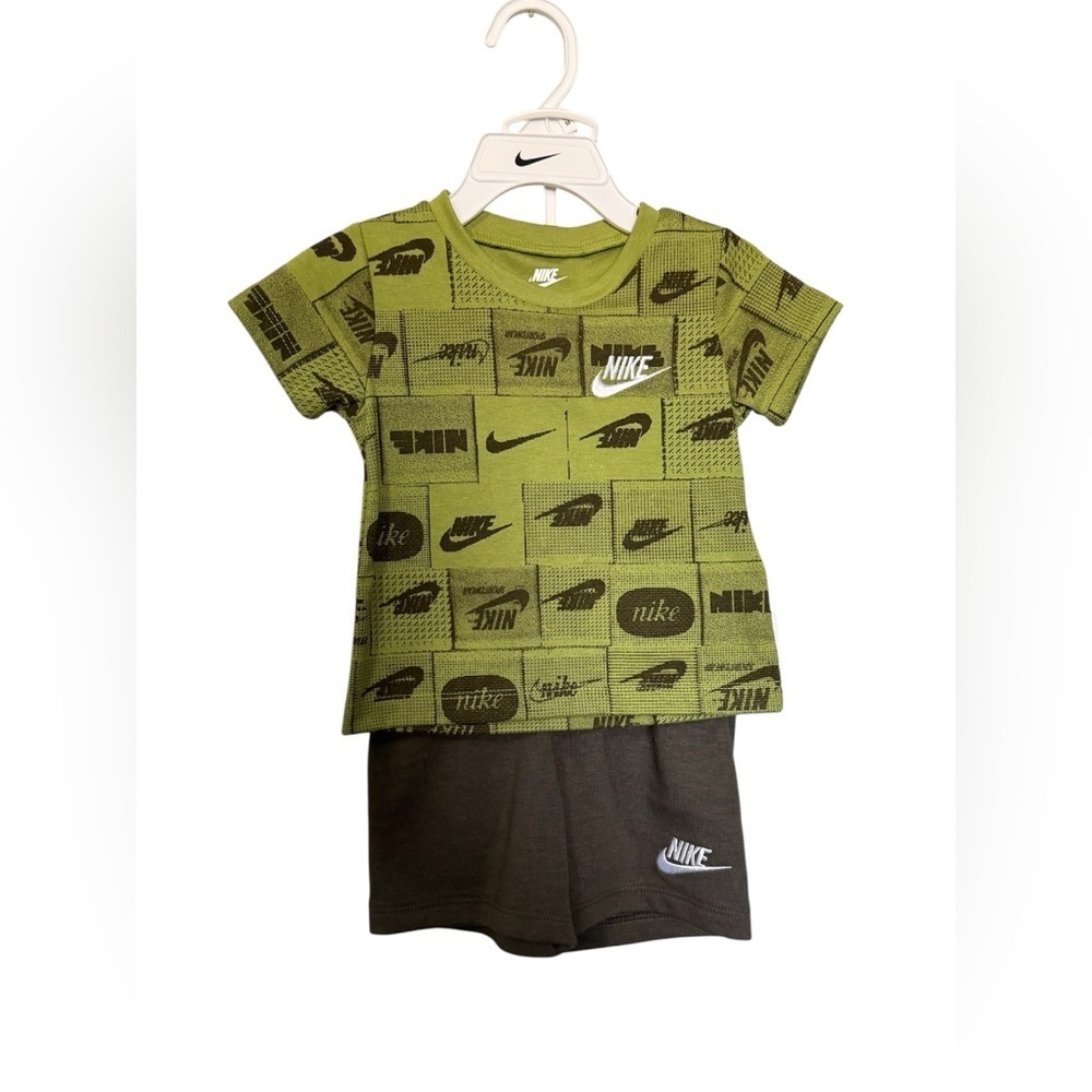 NWT Nike Green 2-Piece Matching Set 12M